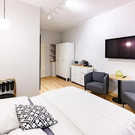 Ground-floor In Pberg Berlin
