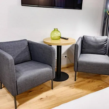 Lägenhet Studio7 Ground-floor In Pberg